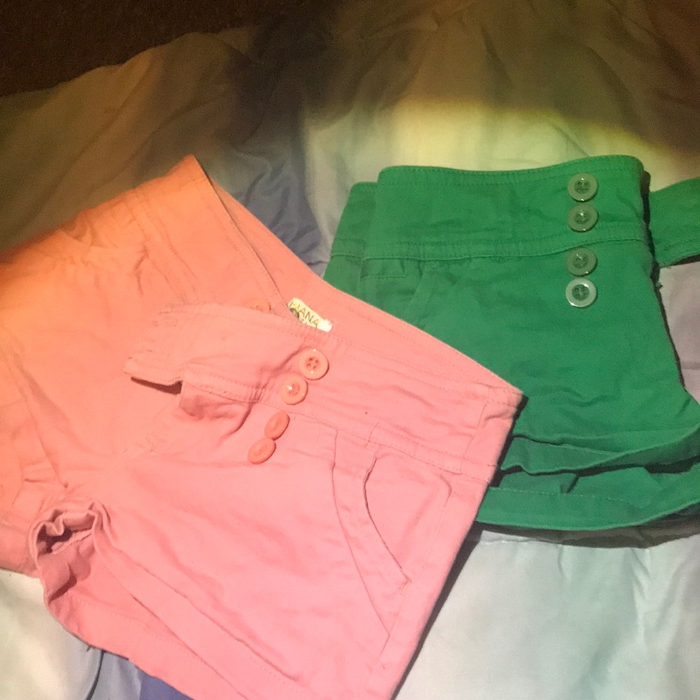 2 pairs of short shorts